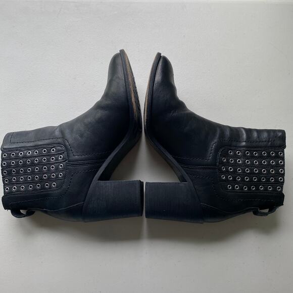 Trask Black Ankle Boots with Silver Eyelet Elastic Gores, Chunky Heel Womens 9.5 - Picture 10 of 13